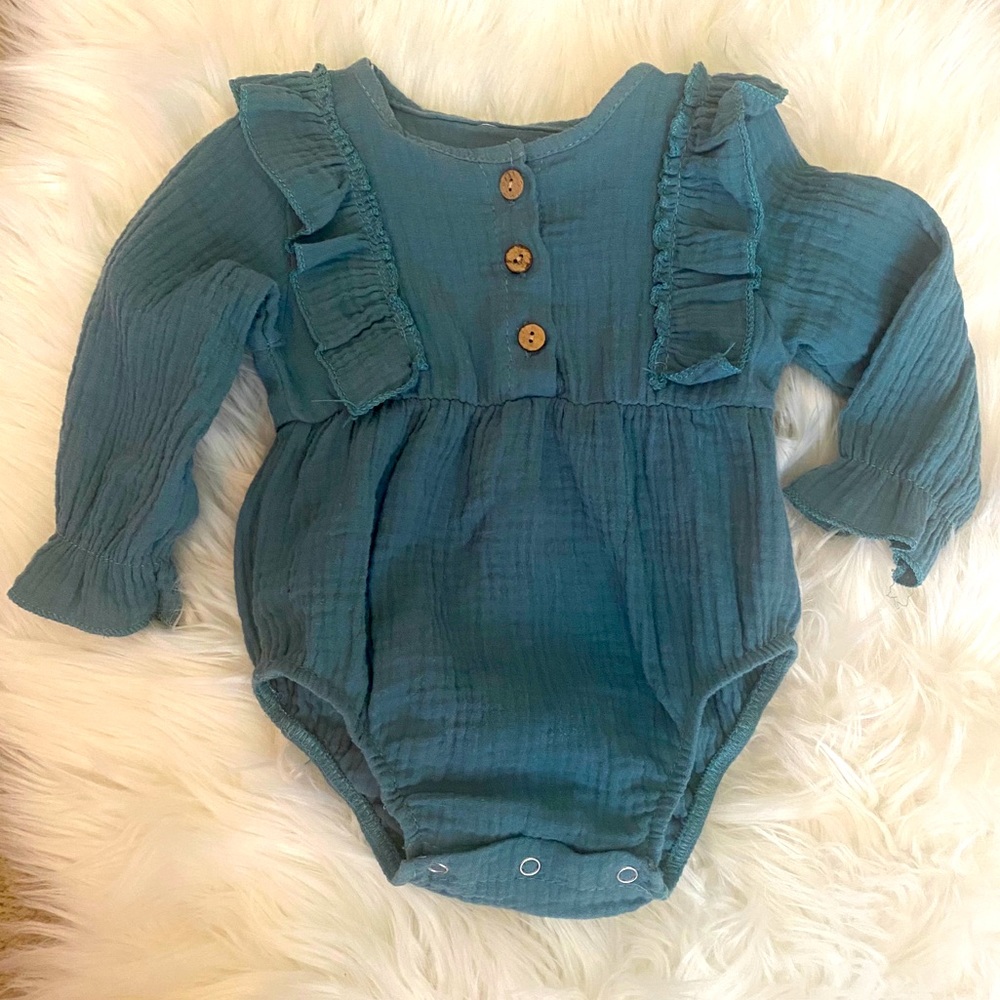 Baby romper/bodysuit